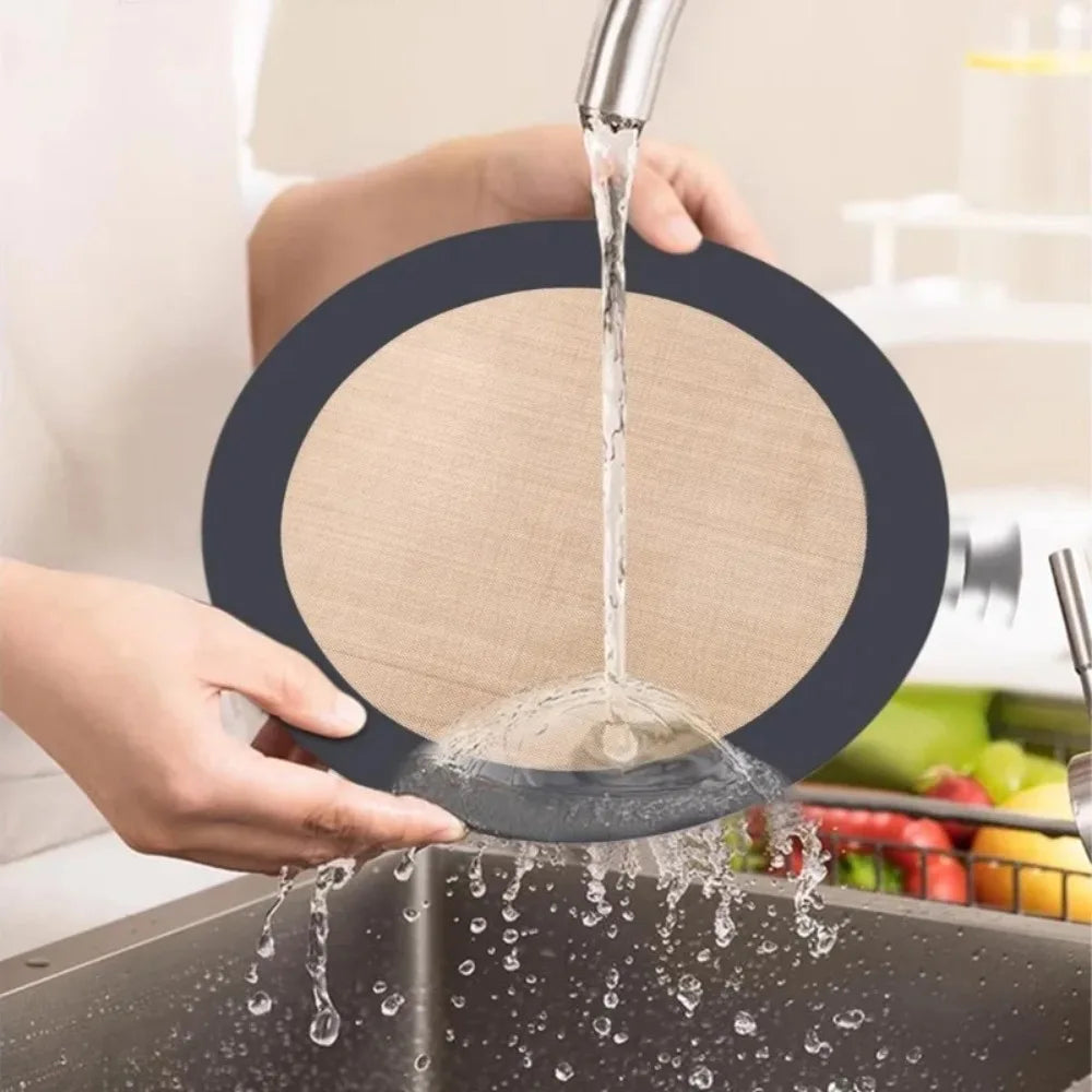 9-Inch Silicone Baking Mat - Nonstick Reusable Cake & Pizza Liner